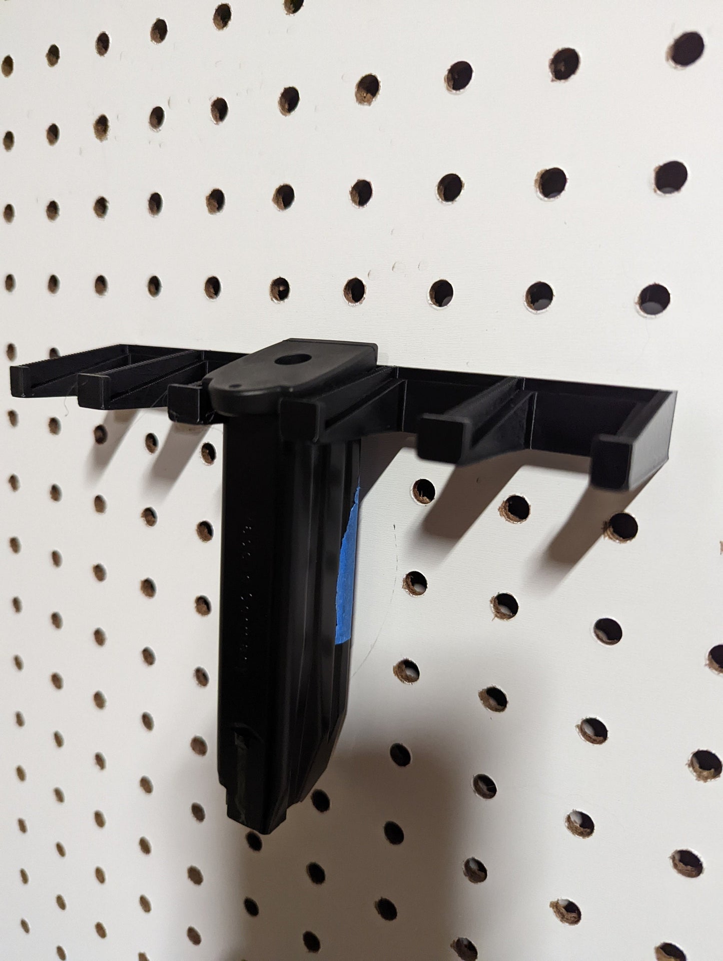 Mount for HK P30 / VP9 / P2000 Mags - Pegboard / IKEA Skadis / Wall Control / Vaultek | Magazine Holder Storage Rack