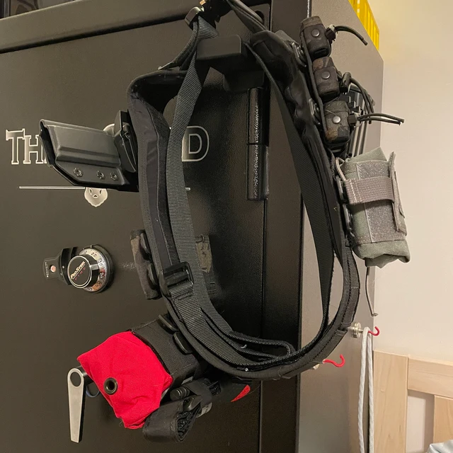 Shooting Belt / Battle Belt Mount - Magnetic | Gear Holder Storage Rack