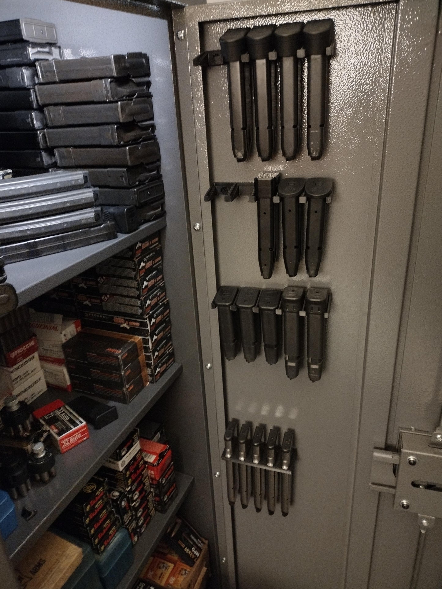 Mount for Glock 9mm/357/40 Mags - Wall | Magazine Holder Storage Rack