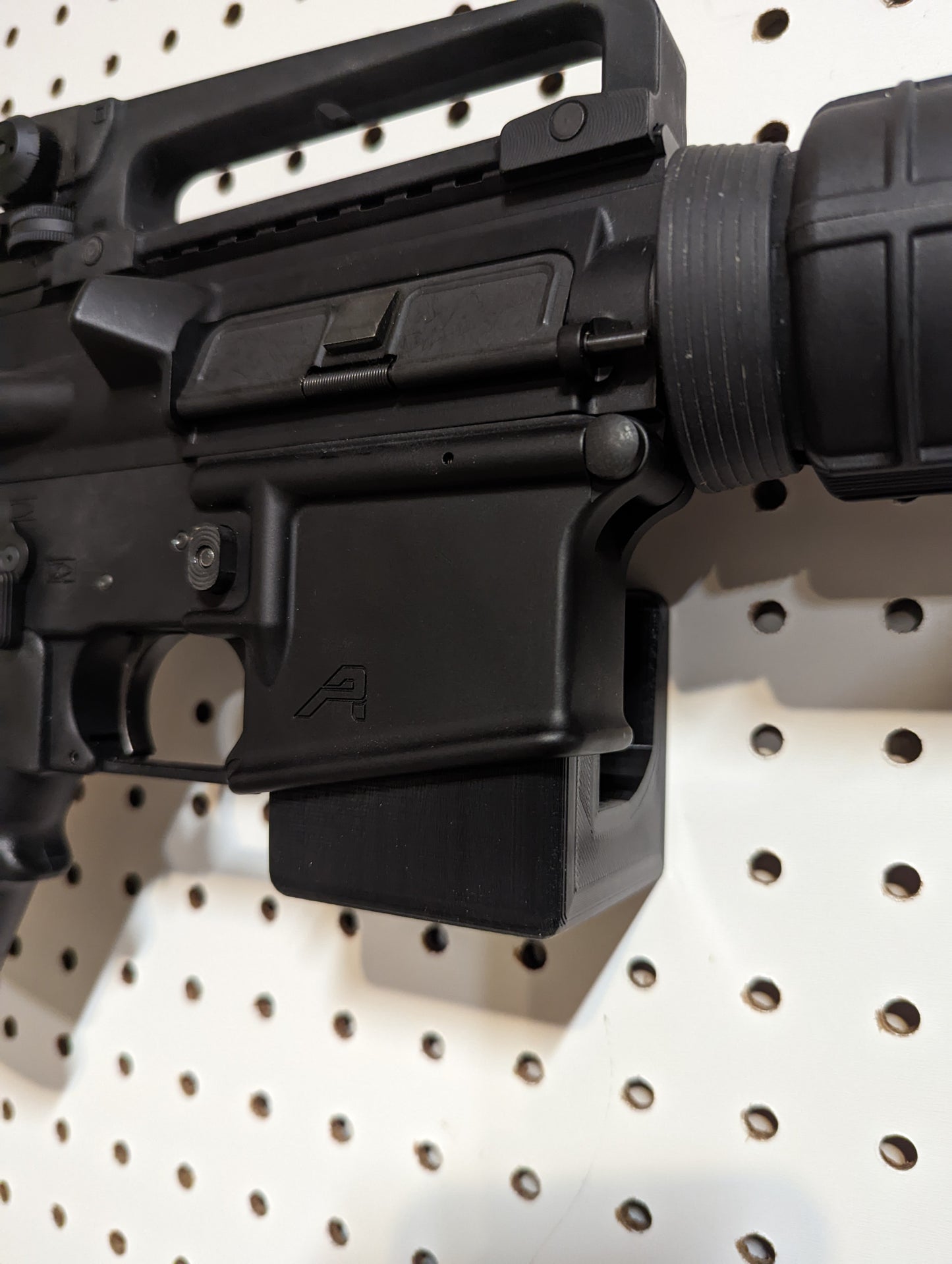 AR 15 Magwell Mount - Pegboard / IKEA Skadis / Wall Control / Vaultek | Rifle Holder Storage Rack