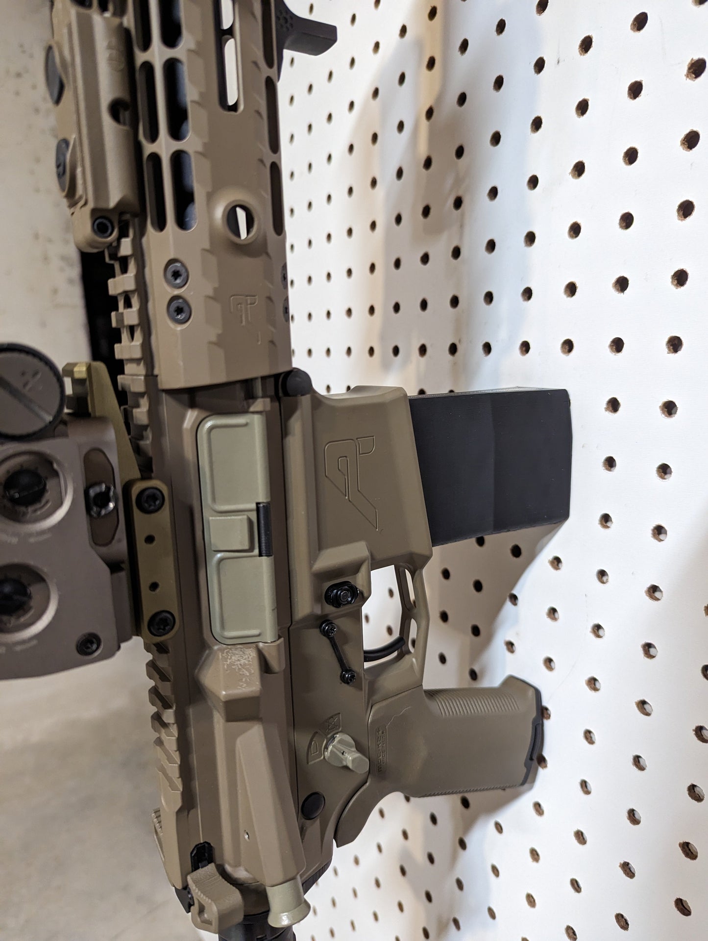 STANAG Compatible Inline Vertical Magwell Mount - Pegboard / IKEA Skadis / Wall Control / Vaultek | Rifle Holder Storage Rack