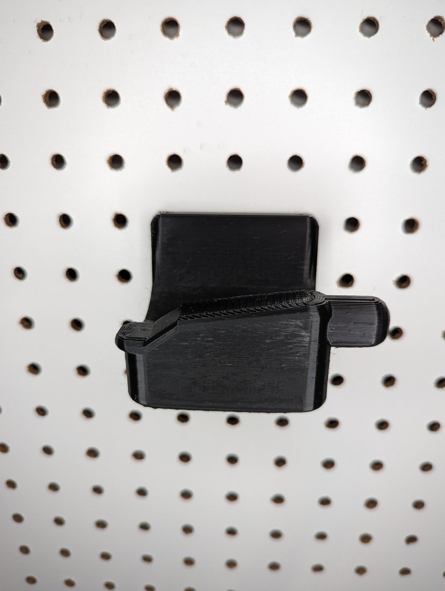 Magwell Mount for Mossberg 88 / 500 / 590 - Pegboard / IKEA Skadis / Wall Control / Vaultek | Shotgun Holder Storage Rack