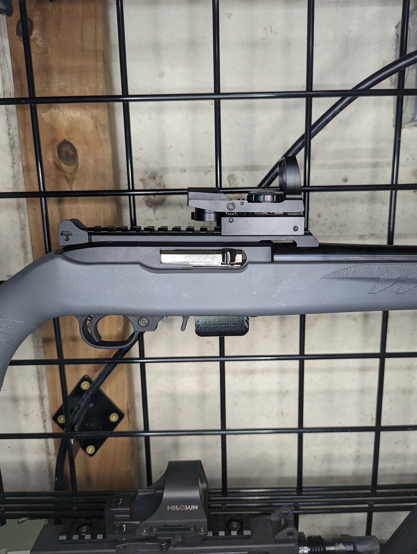 Magwell Mount for Ruger 10/22 - Gridwall | Rifle Holder Storage Rack