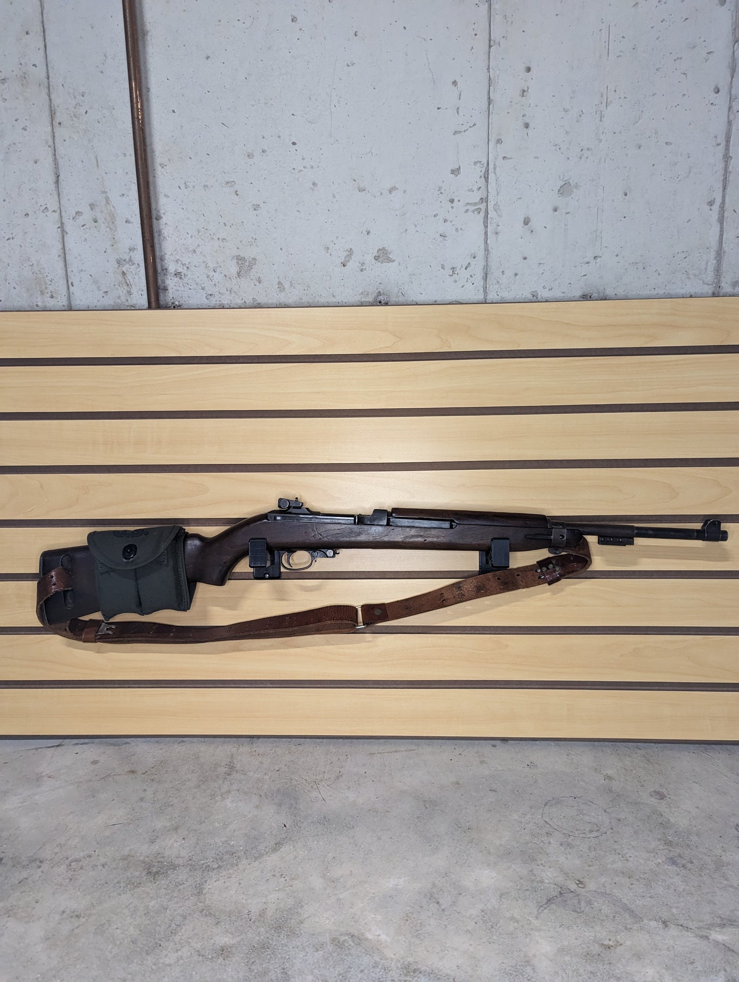 Universal Horizontal Gun Mount - Slatwall | Rifle Holder Storage Rack