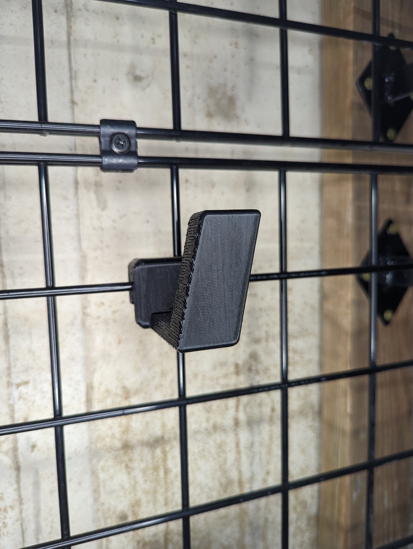 Magwell Mount for Beretta M9 / 92 - Gridwall | Handgun Holder Storage Rack