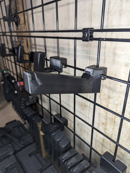 Inline Vertical Magwell Mount for Glock 9mm/40/357 - Gridwall | Rifle Holder Storage Rack