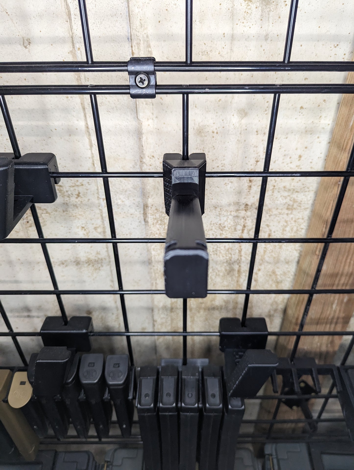 Inline Vertical Magwell Mount for Glock 9mm/40/357 - Gridwall | Rifle Holder Storage Rack