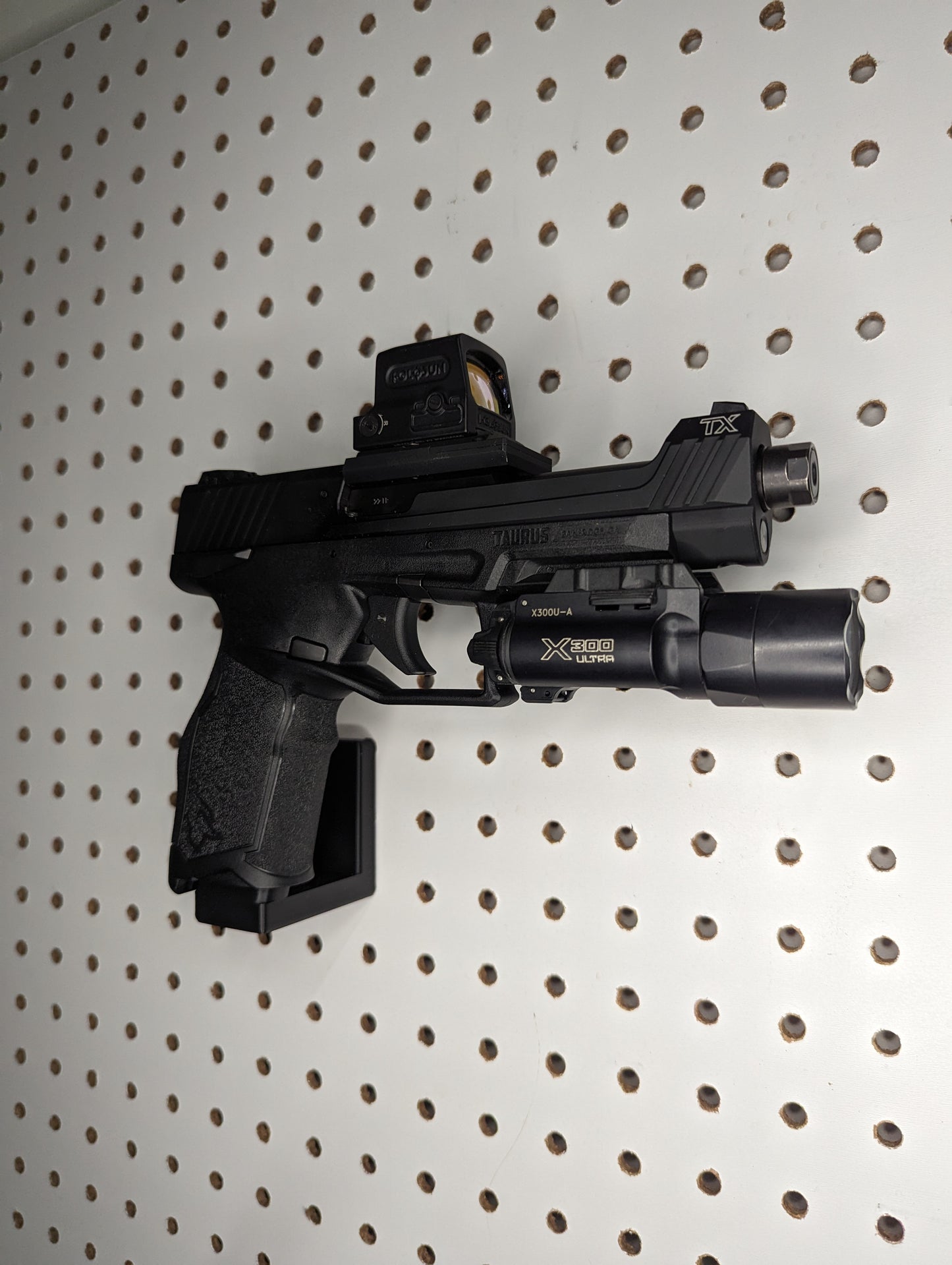 Magwell Mount for Taurus TX22 - Pegboard / IKEA Skadis / Wall Control / Vaultek | Handgun Holder Storage Rack