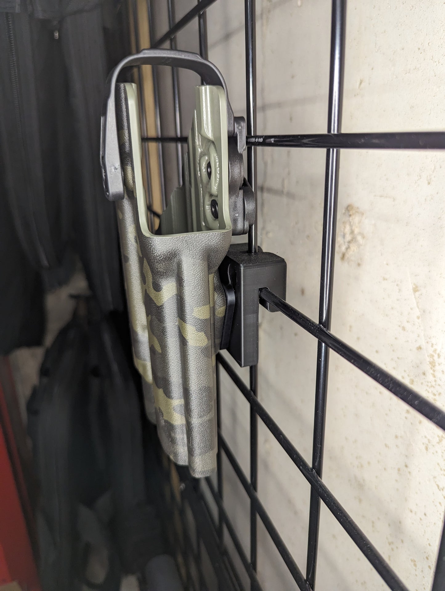 Slip-On Mount for Dara ALQD - Gridwall | Handgun Holder Storage Rack