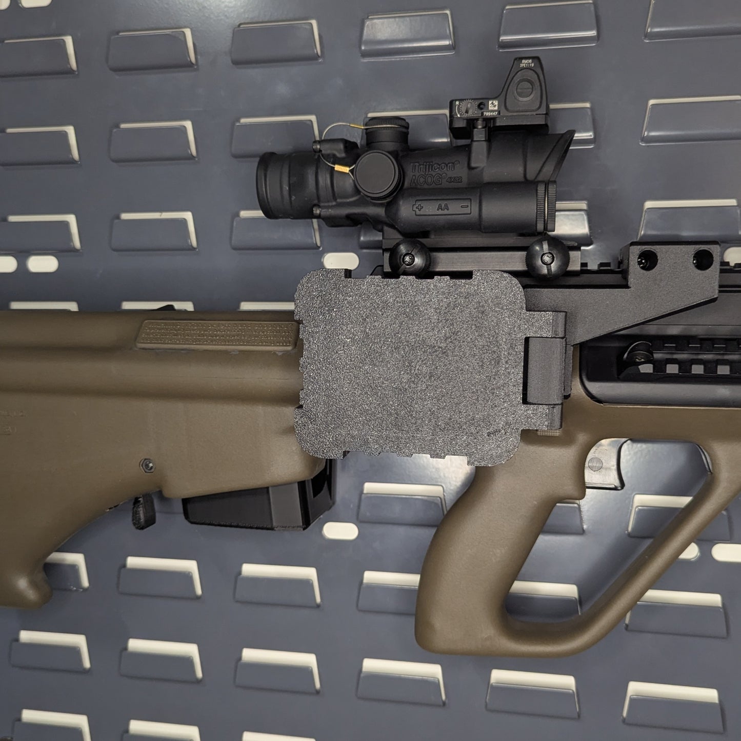 Magwell Mount for Steyr AUG (Waffle Mag) - SecureIt / Akro-Mils | Rifle Holder Storage Rack