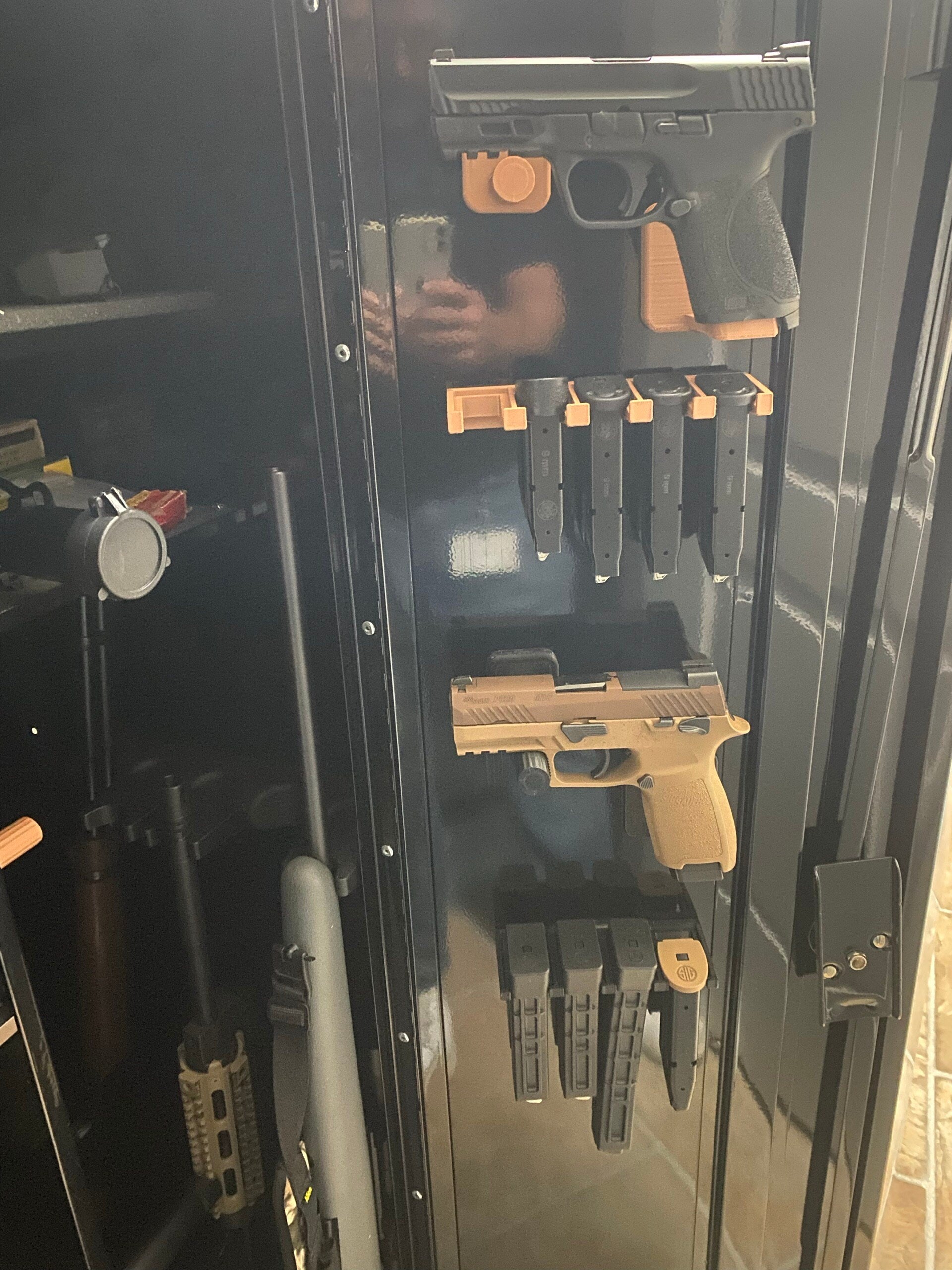 Magwell Mount for S&W M&P 9 - Magnet | Handgun Holder Storage Rack ...