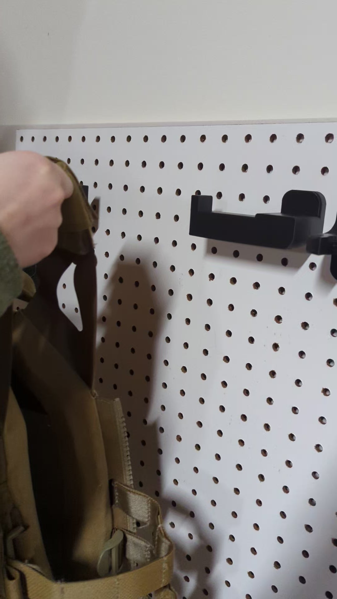 Plate Carrier / Body Armor Mount - Pegboard / IKEA Skadis / Wall Contr –  hammy3dprints