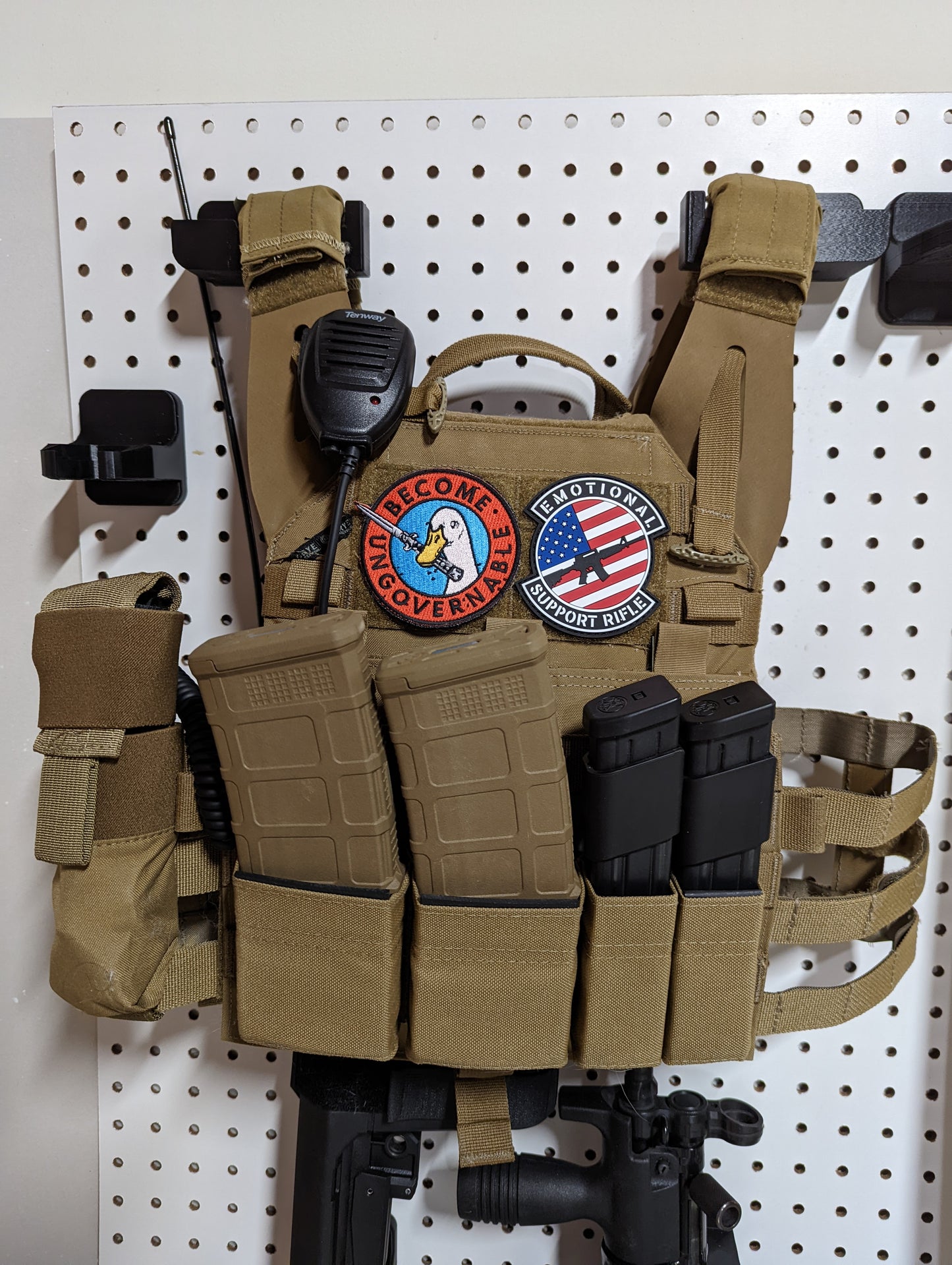 Plate Carrier / Body Armor Mount - Pegboard / IKEA Skadis / Wall Control / Vaultek | Gear Holder Storage Rack