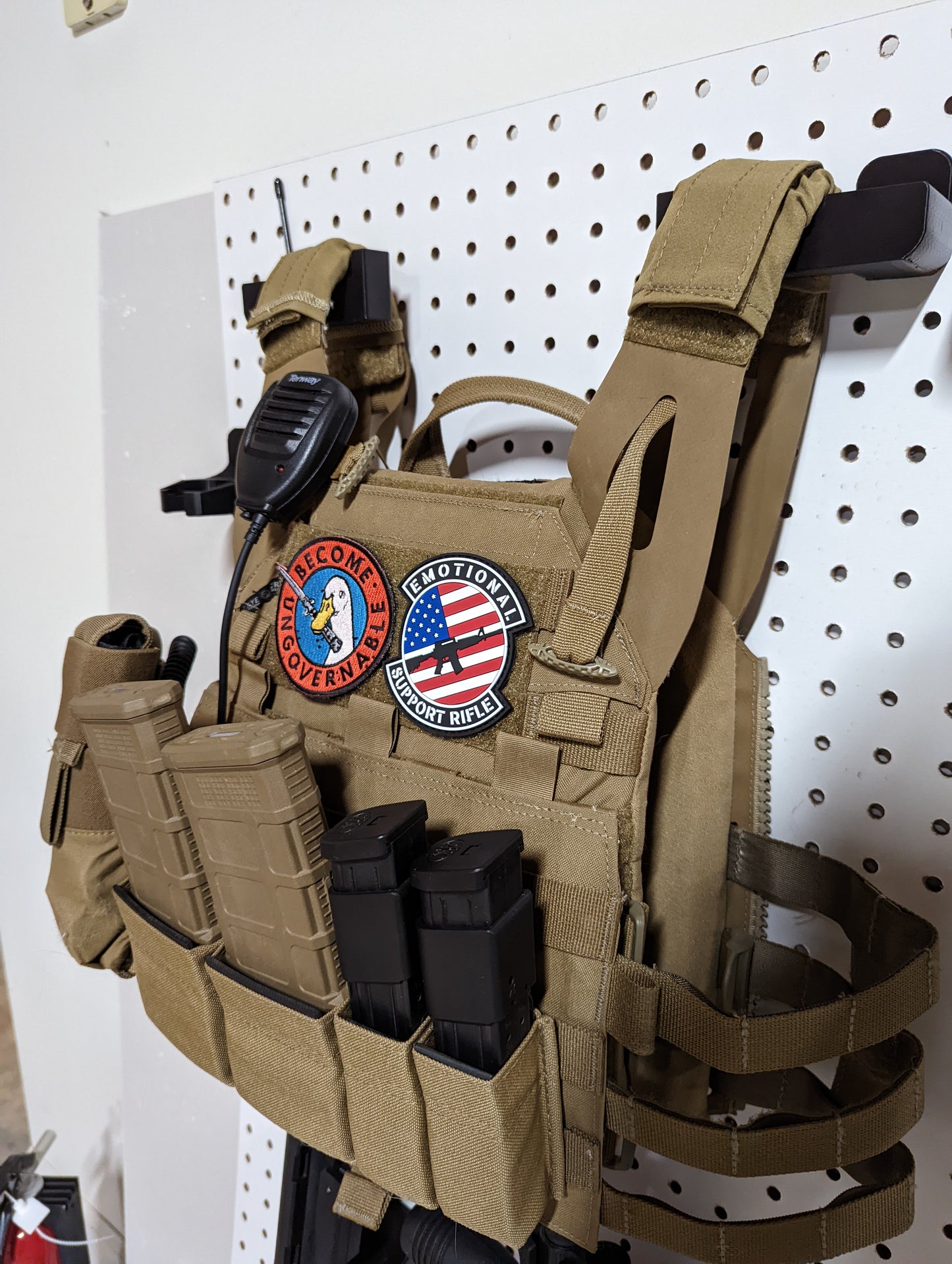 Plate Carrier / Body Armor Mount - Pegboard / IKEA Skadis / Wall Control / Vaultek | Gear Holder Storage Rack