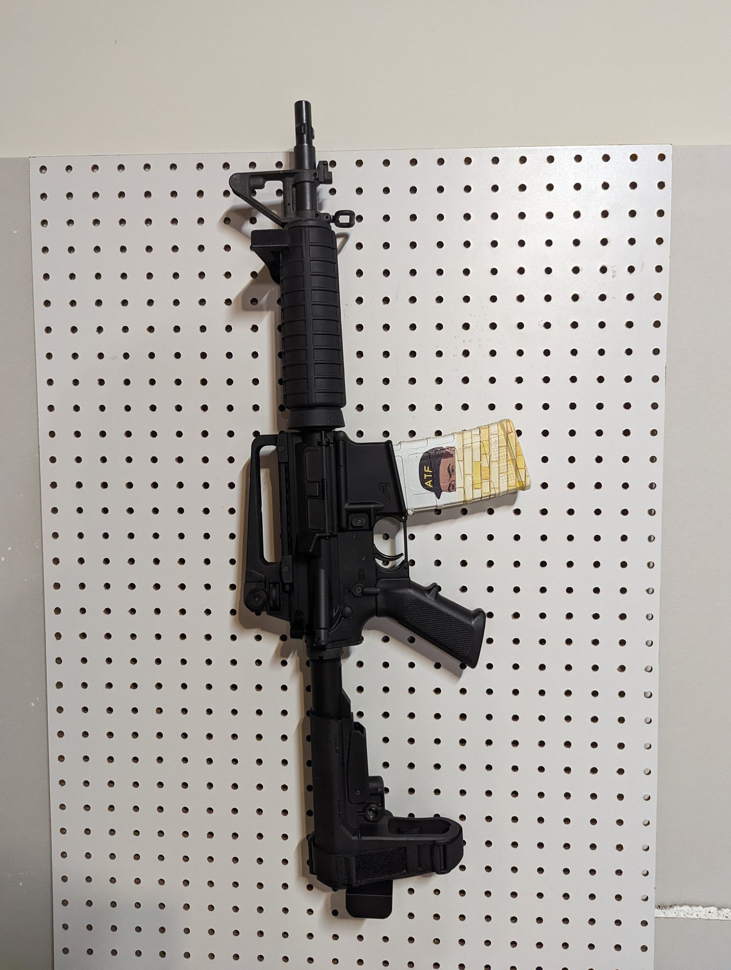 Universal Vertical Gun Mount - Pegboard / IKEA Skadis / Wall Control / Vaultek | Rifle Holder Storage Rack