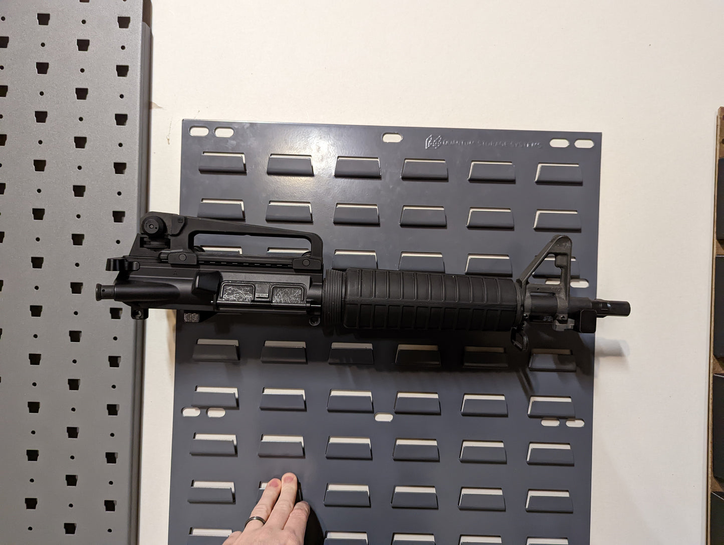 AR 15 Upper Receiver Mount - SecureIt / Akro-Mils | Rifle Holder Storage Rack