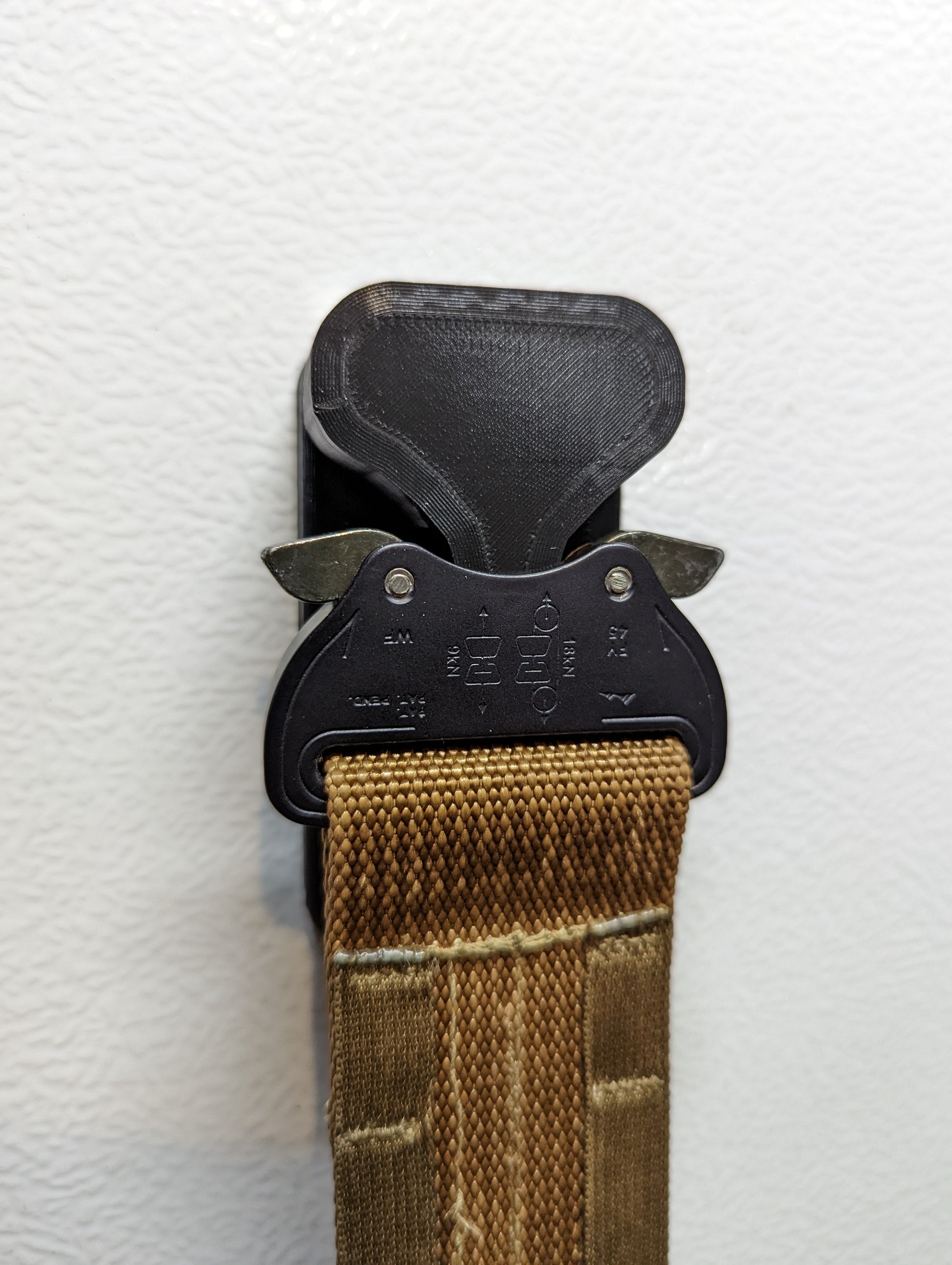 Cobra Buckle Belt Mount - Magnetic  Gear Holder Storage Rack –  hammy3dprints