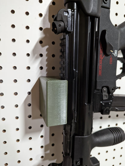 Picatinny Rail Gun Mount - Pegboard / IKEA Skadis / Wall Control / Vaultek | Rifle Holder Storage Rack