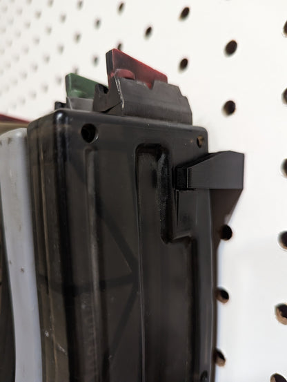 Mount for AR 15 Pattern Mags - Pegboard / IKEA Skadis / Wall Control / Vaultek | Magazine Holder Storage Rack