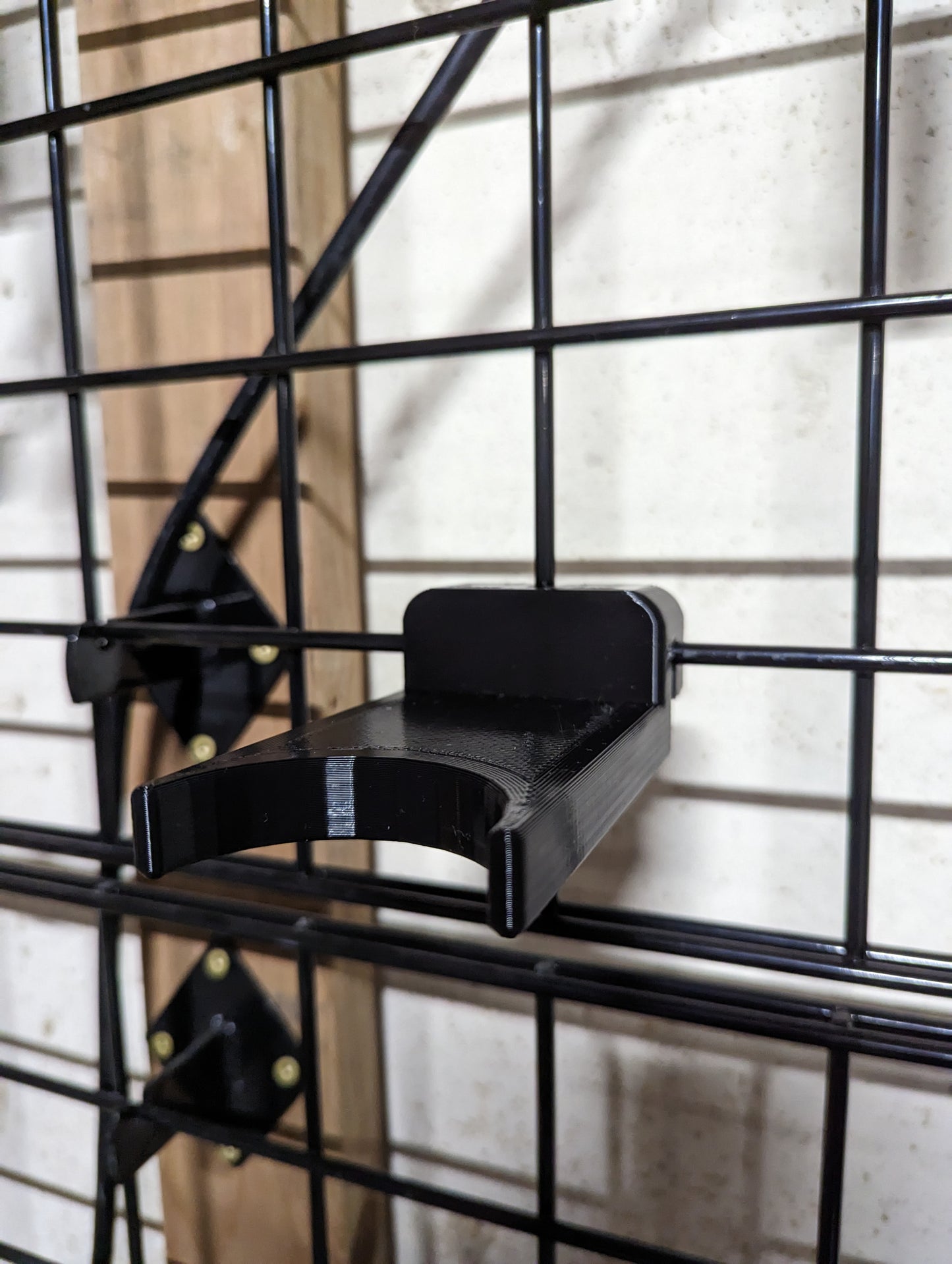 Universal Inline Vertical Rest - Gridwall | Rifle Holder Storage Rack