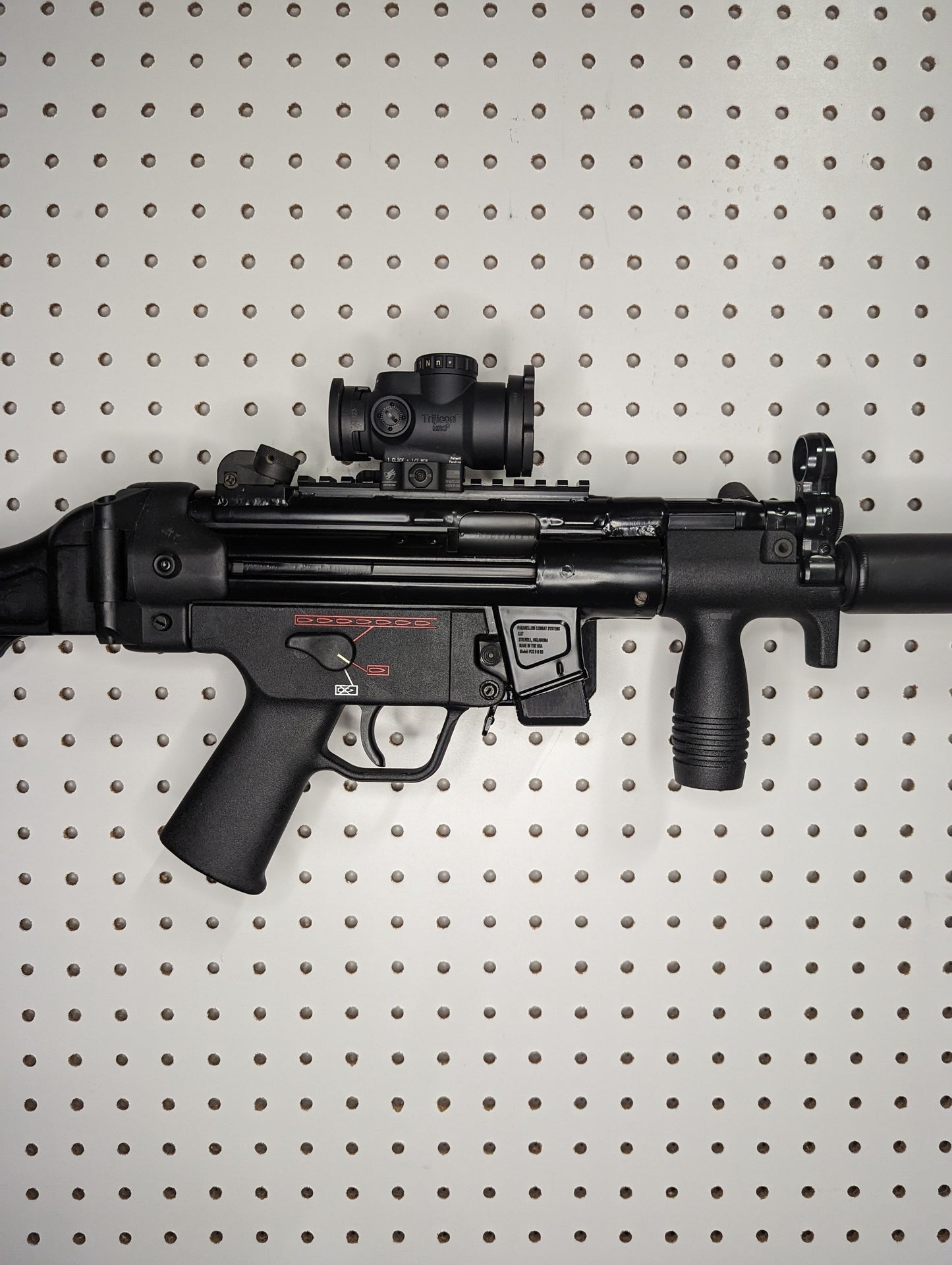 Magwell Mount for HK MP5 9mm - Pegboard / IKEA Skadis / Wall Control / Vaultek | Rifle Holder Storage Rack