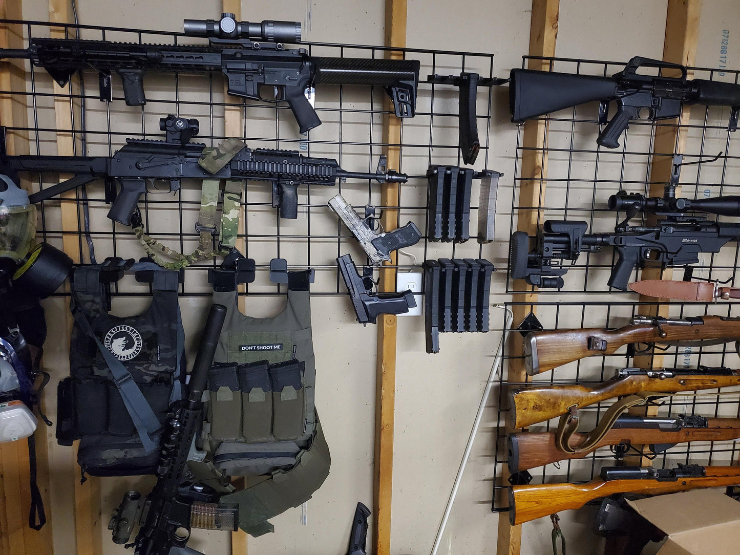 Plate Carrier / Body Armor Mount - Gridwall | Gear Holder Storage Rack