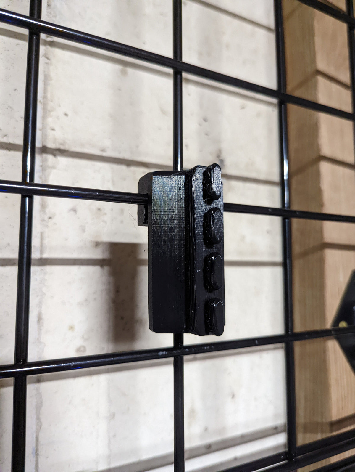 KeyMod Vertical Gun Mount - Gridwall | Rifle Holder Storage Rack ...