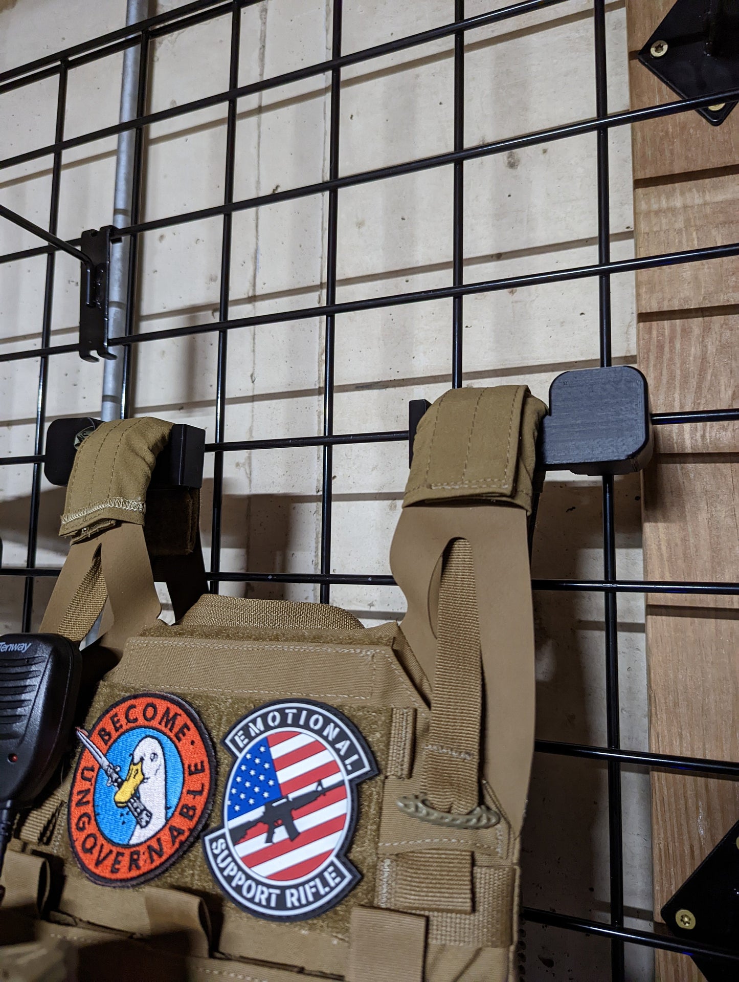 Plate Carrier / Body Armor Mount - Gridwall | Gear Holder Storage Rack